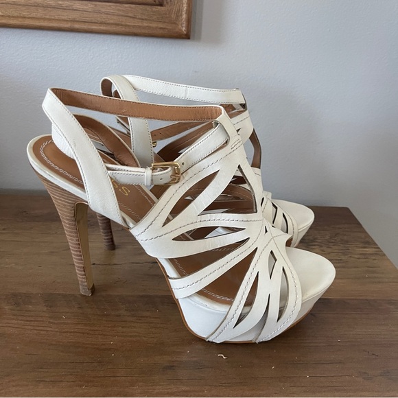 Leather Cutout Guess Platform Heels size 10 - Picture 1 of 12